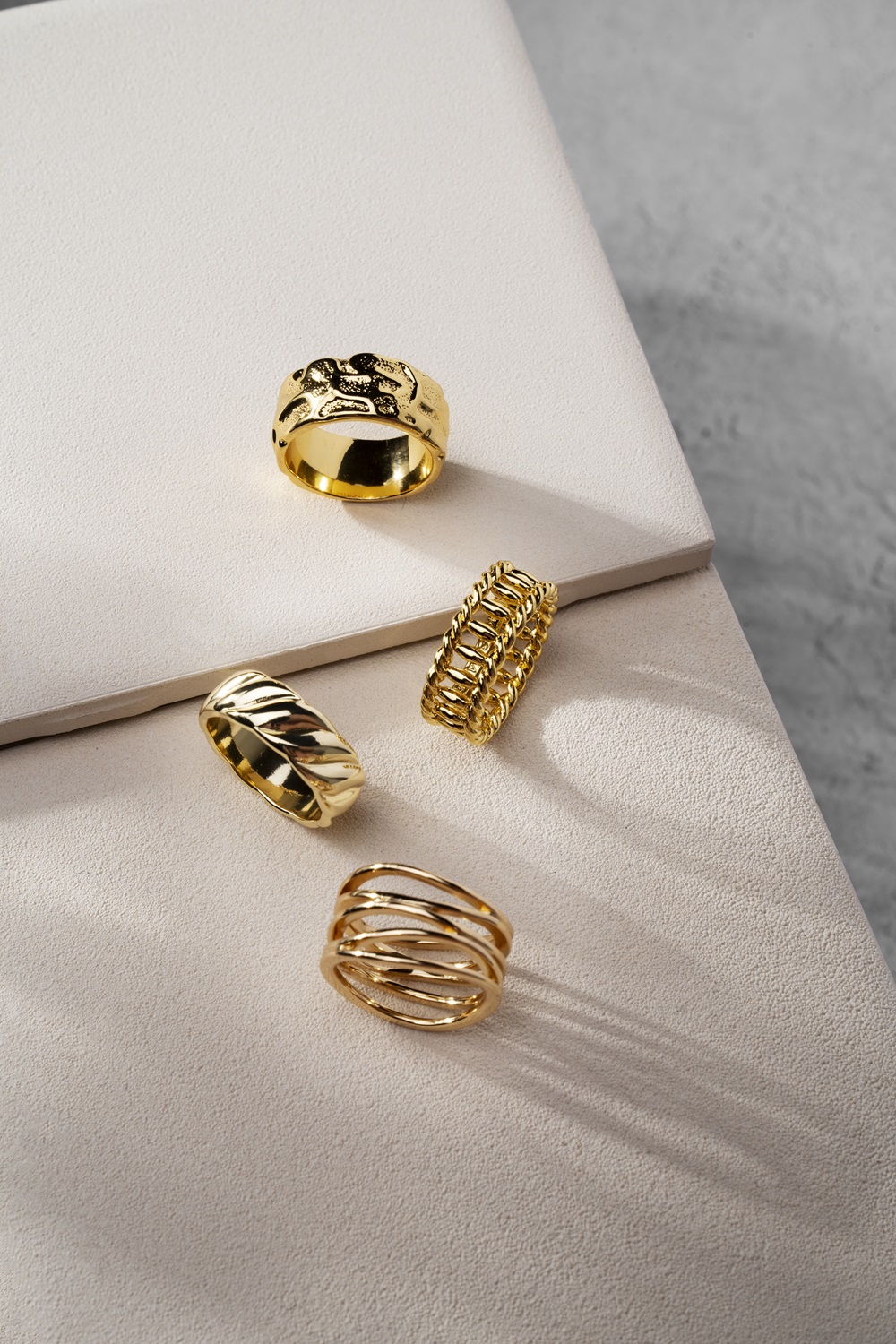 GOLD THAT REFLECTS YOU